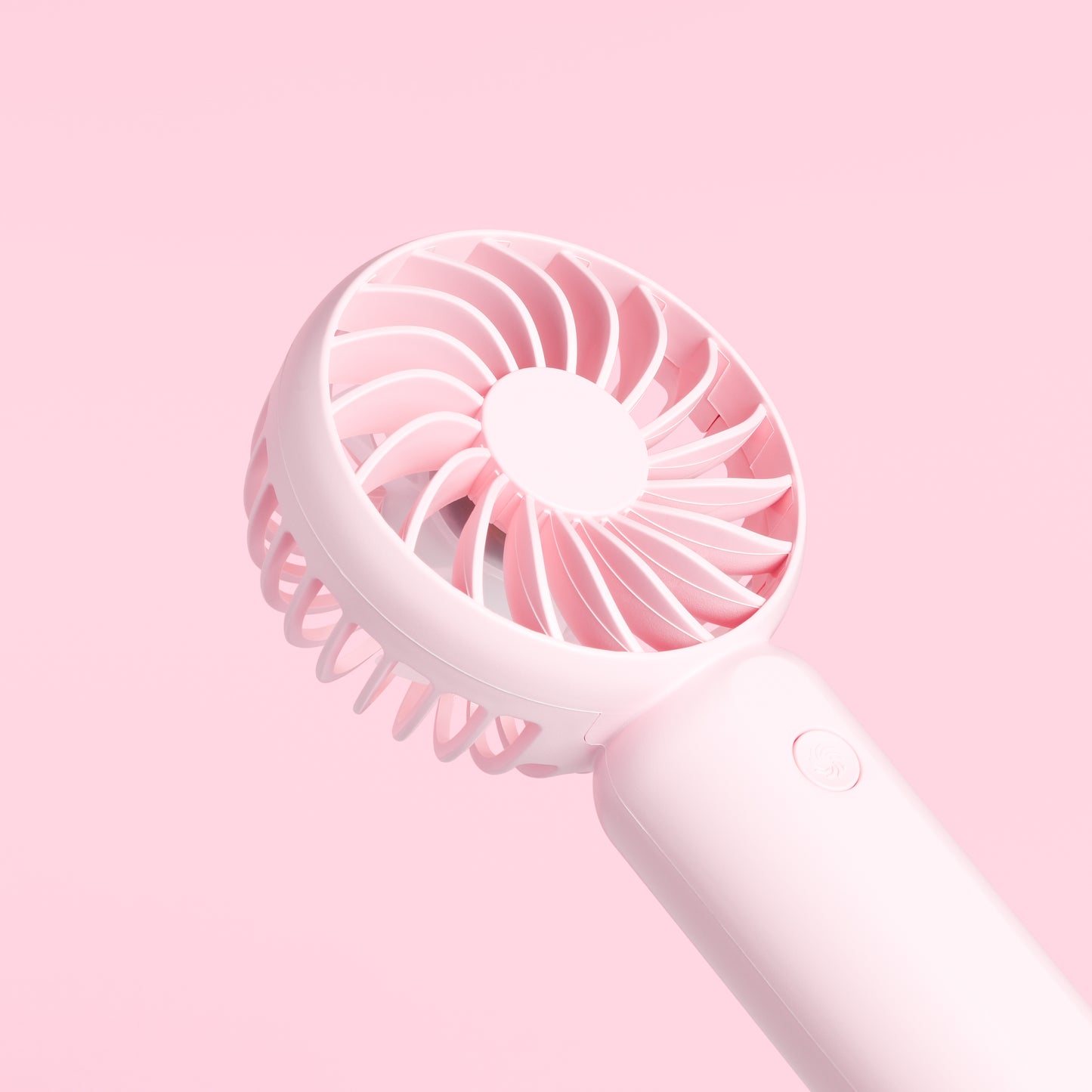 Handheld lash fan speeds up drying of eyelash extensions, a practical tool from Belo Lash for efficient salon operations.